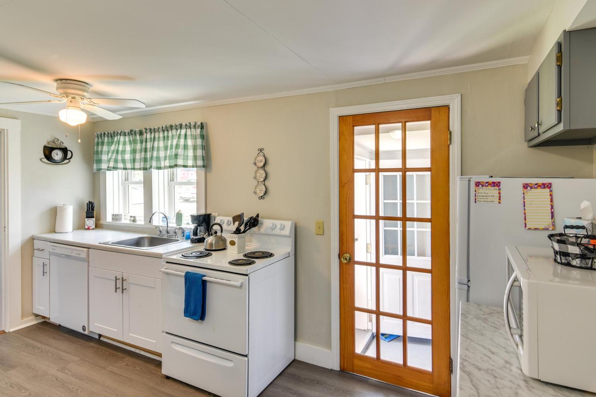 Newport House Less Than 3 Mi To Beaches And Bowens Wharf! Exterior photo